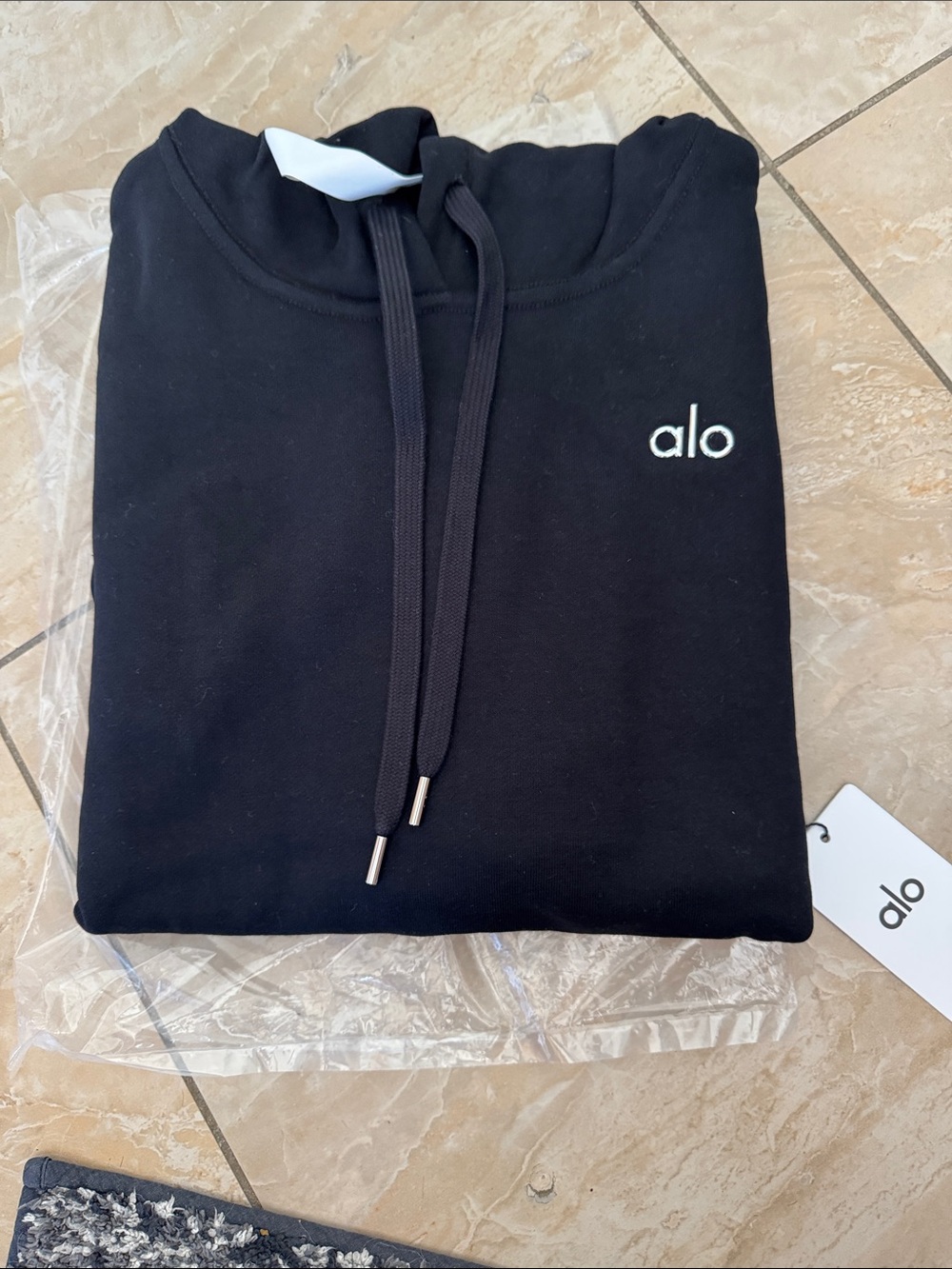 ALO Yoga Black Pullover Hoodie with Drawstrings